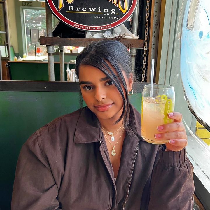 Crystal Tavarez - Tiktok Profile Picture of Crystal Tavarez (@@crystalltavarez) on Tiktok