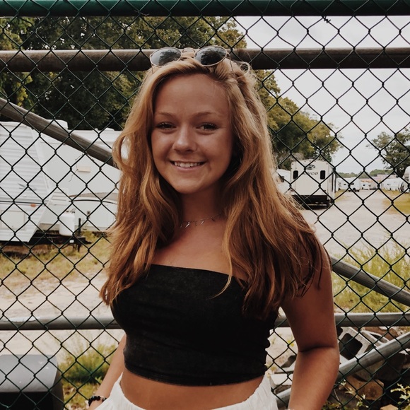 Profile Picture of Magen Brown (@mab02) on Poshmark