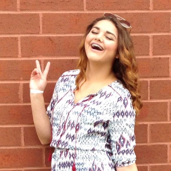 Profile Picture of Haley Dodd (@haleydoddd) on Poshmark