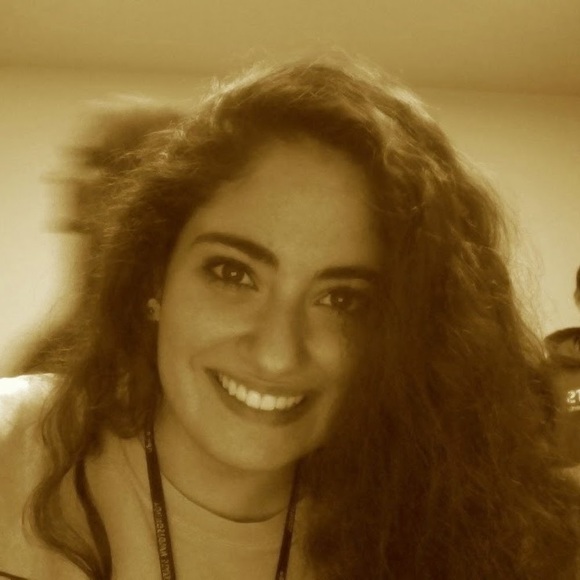 Profile Picture of Ayah Zegar (@ayz548) on Poshmark
