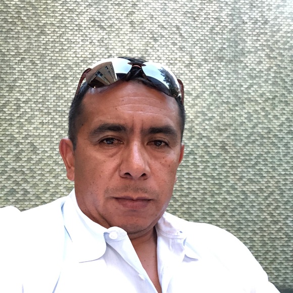 Profile Picture of Rosendo Chiriboga (@apchiriboga1) on Poshmark