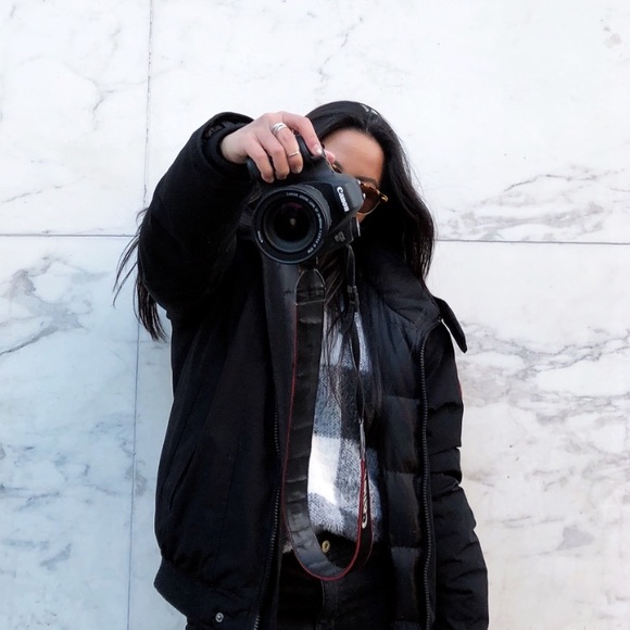 Profile Picture of Alexandra Harrison (@harrisonalexand) on Poshmark