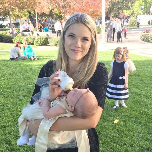 Profile Picture of Michelle Bledsoe (@michellejoyceb) on Poshmark