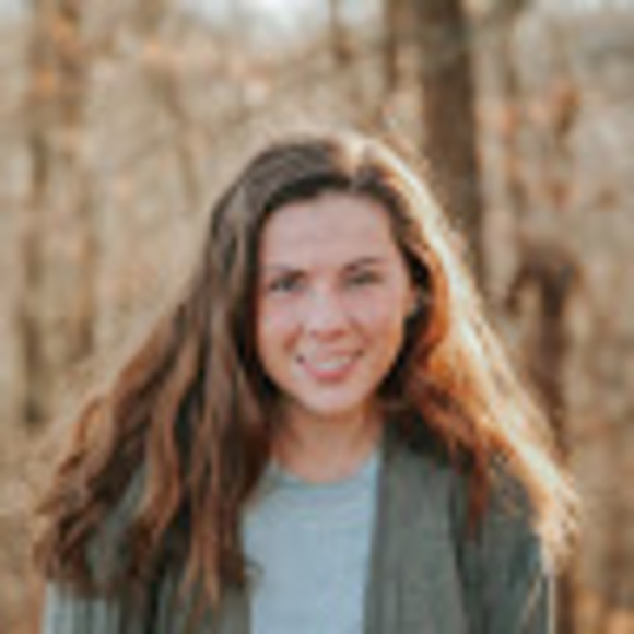 Profile Picture of Autumn Kinsey (@joyfulseason77) on Poshmark