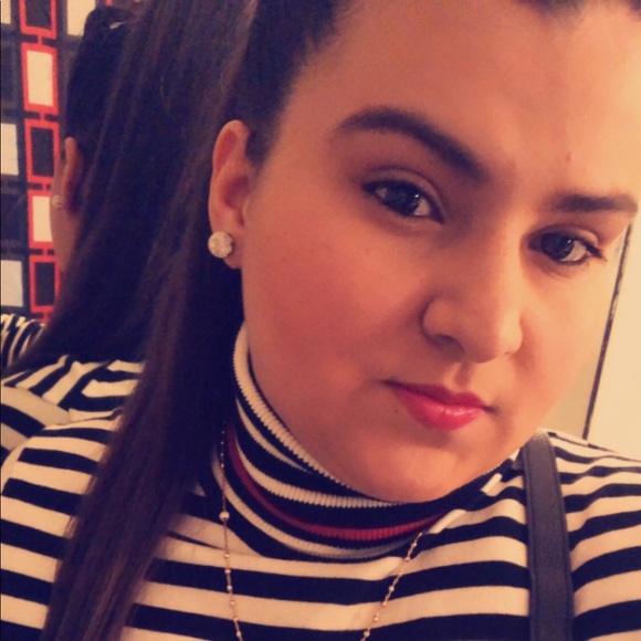 Profile Picture of Nitzaly Franqui (@frinsitaa) on Poshmark