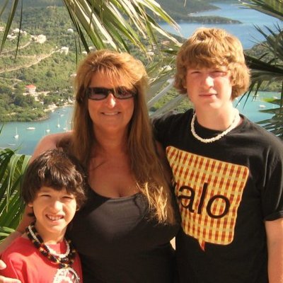 Profile Picture of Anna Roach (@Annaroach) on Twitter