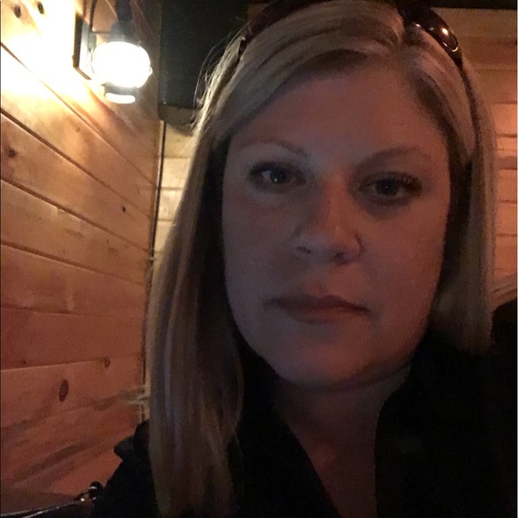 Profile Picture of Deborah Kopcik (@deborahkopcik) on Poshmark