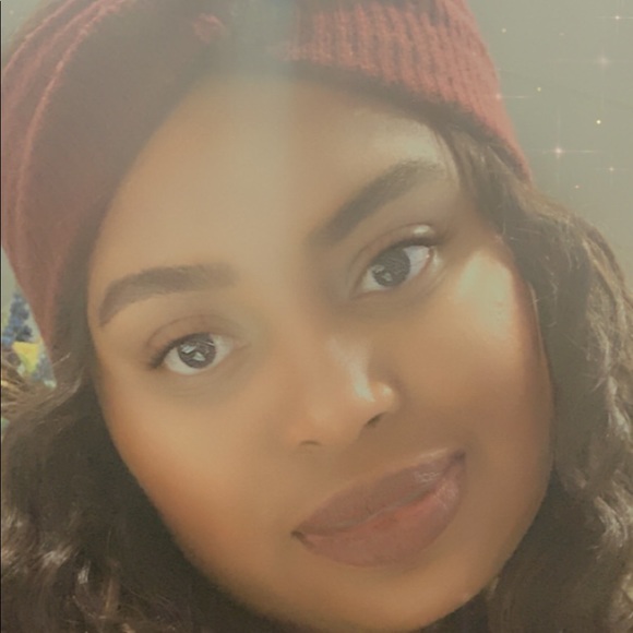 Profile Picture of Ivana Cunningham (@ivanadavy) on Poshmark