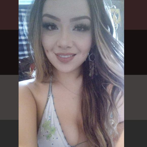 Profile Picture of Victoria Rose (@michaelrace863) on Poshmark