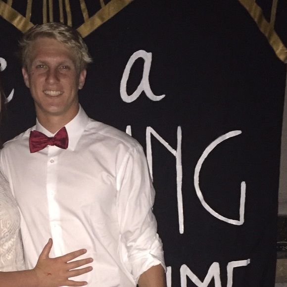 Profile Picture of Josh Hoeft (@jhoeft18) on Poshmark