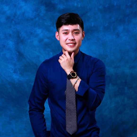 Von rhee Toding - Poshmark Profile Picture of Von rhee Toding (@vrtoding) on Poshmark