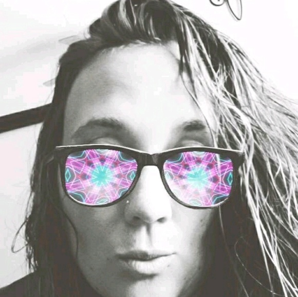 Profile Picture of Nicole Lewert (@nicole284) on Poshmark