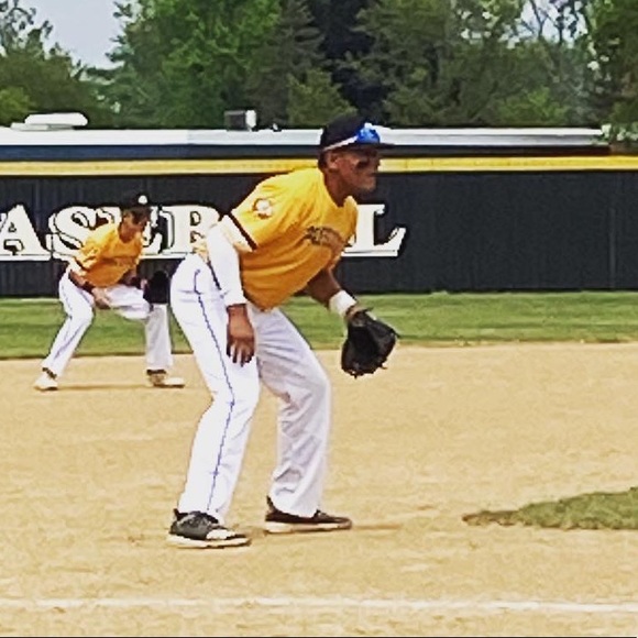 Profile Picture of Maximo Munoz (@maximo_munoz) on Poshmark