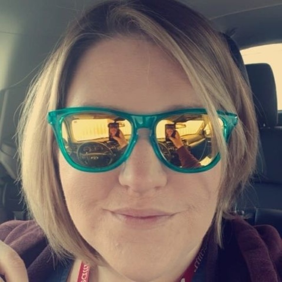 Amanda Greenland - Poshmark Profile Picture of Amanda Greenland (@ahatfield84) on Poshmark