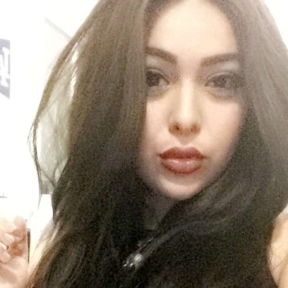 Profile Picture of Sabrina Camba (@camba1993) on Poshmark