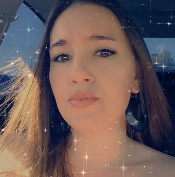 Profile Picture of Amanda Hughes (@bossay801) on Poshmark