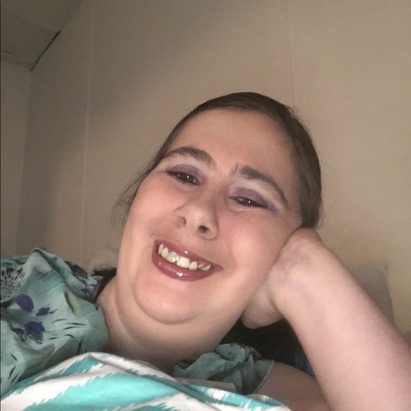 Debbie Hardcastle - Poshmark Profile Picture of Debbie Hardcastle (@debbiehoney90) on Poshmark