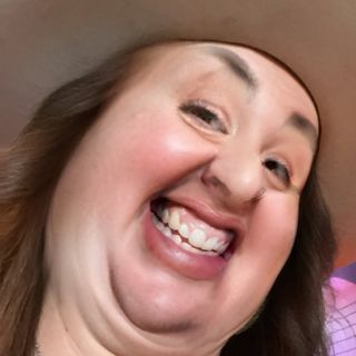 Profile Picture of Taryn Gibson (@madaamlalune) on Instagram