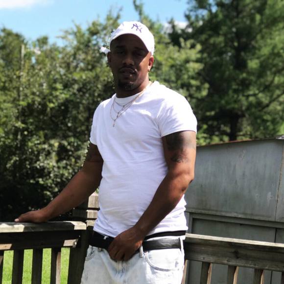 Profile Picture of Michael Gillison (@mdg4956) on Poshmark