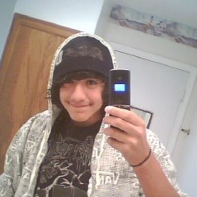 Profile Picture of Josh (@JoshLongoria) on Twitter