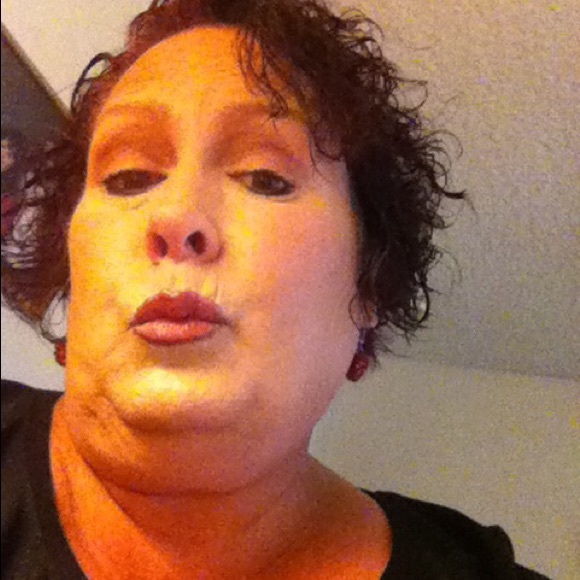 Profile Picture of Kimberly Braverman (@kim3ber60) on Poshmark
