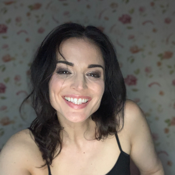 Profile Picture of Clare Carlson (@clarecarlson3) on Poshmark