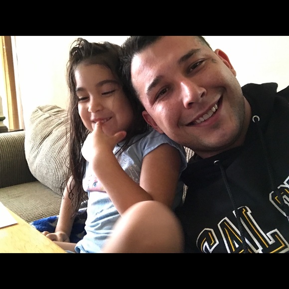 Profile Picture of Andrew Jacobson (@drewdrew89) on Poshmark