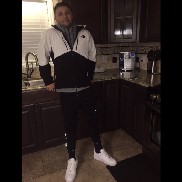Profile Picture of Jake Ward (@jmwardd1) on Poshmark
