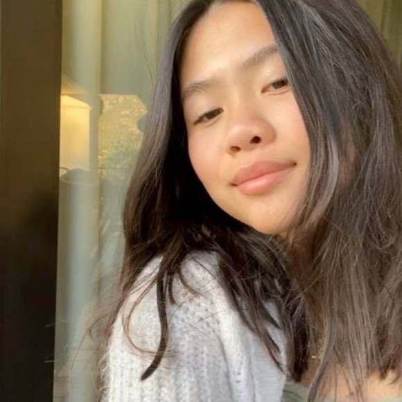 Profile Picture of Angel Tuason (@angeltuason) on Poshmark