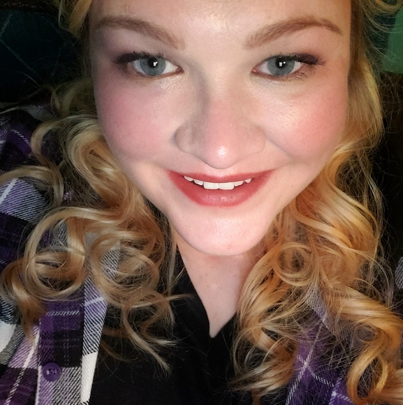 Profile Picture of Nicole Konkus (@nkonkus8) on Poshmark