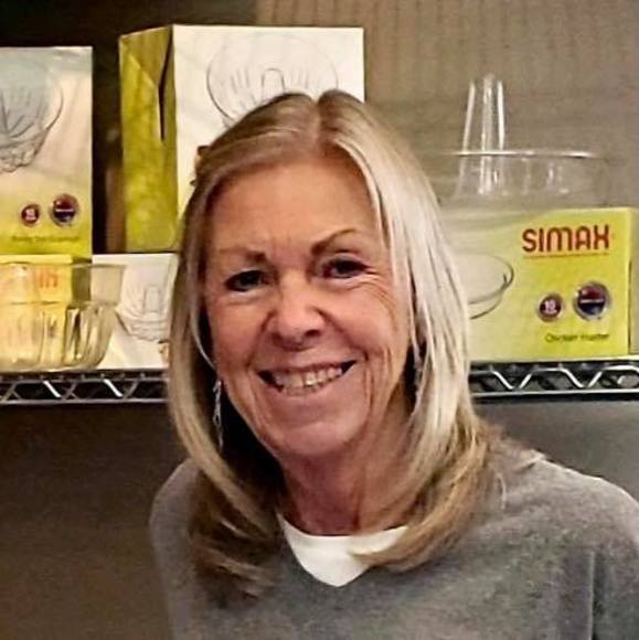 Profile Picture of Debra Baublis (@dbaublis) on Poshmark