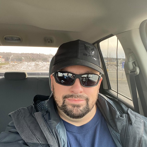 Profile Picture of Jonathan Perron (@jonatper) on Poshmark