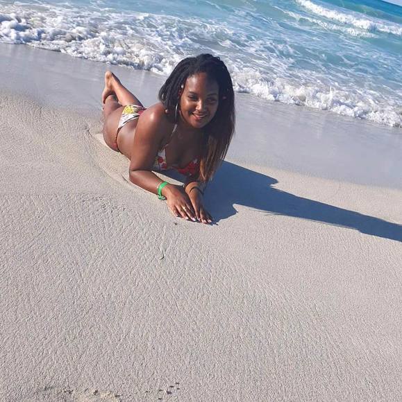 Profile Picture of Ruthe-laure Altidor (@ruthe1405) on Poshmark