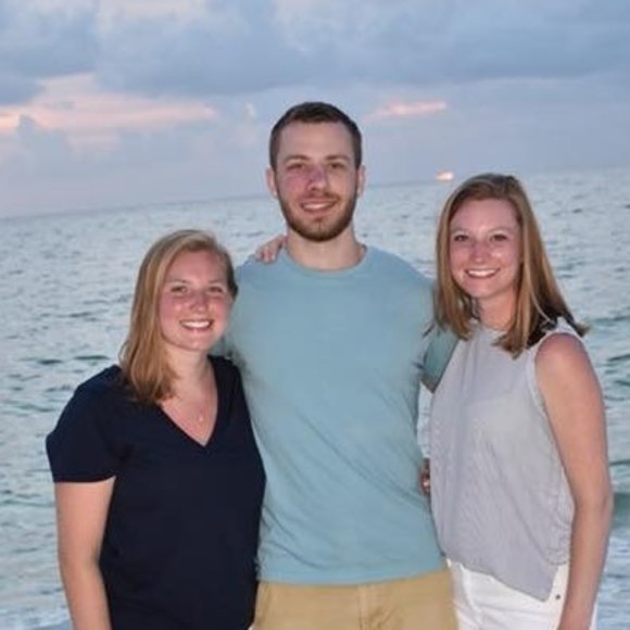 Profile Picture of Natalie Puschak (@npuschak) on Poshmark