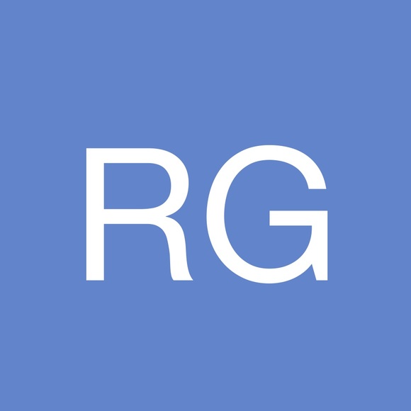 Profile Picture of Rebecca Gillard (@bucket333) on Poshmark