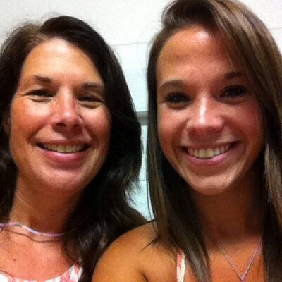 Profile Picture of Lisa Hoot (@HootLhoot) on Twitter