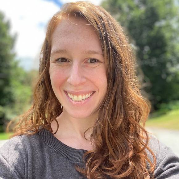 Profile Picture of Samantha Soloway (@samanthajess) on Poshmark