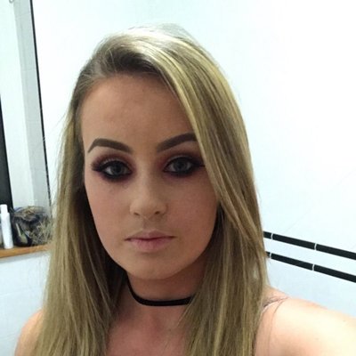 Profile Picture of Lara Walker (@larawalker94) on Twitter