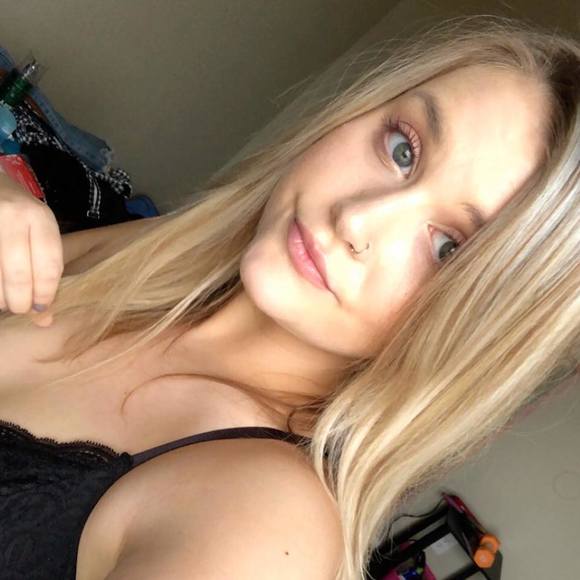 Profile Picture of Cassidy Clayton (@cassidybowen12) on Poshmark