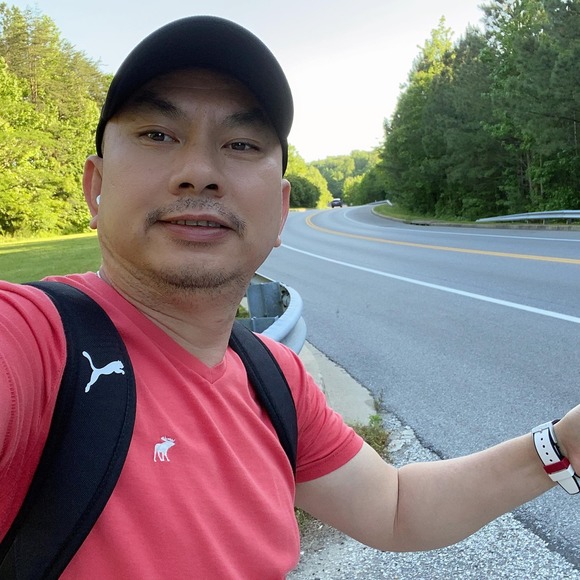 Profile Picture of Vu Tri (@vutriha_1973) on Poshmark