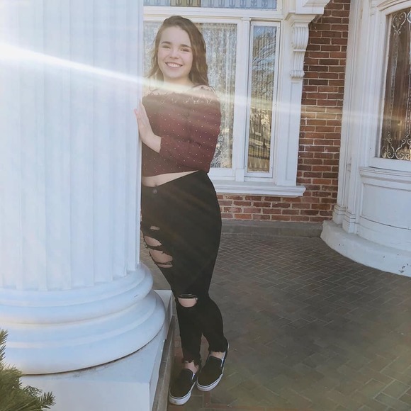 Profile Picture of Emily Preister (@emilypreister) on Poshmark