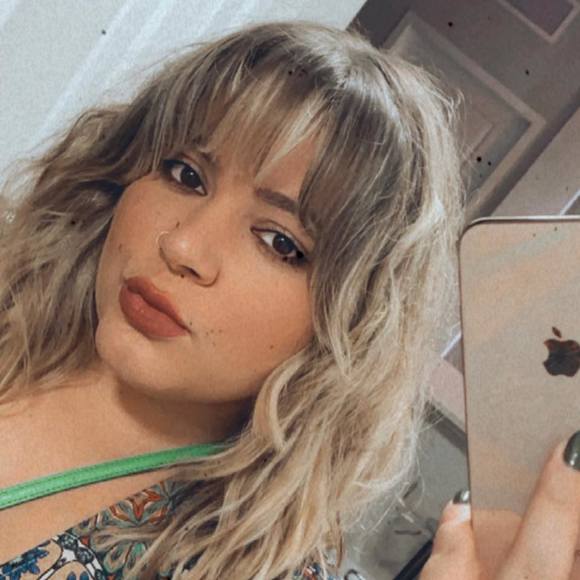 Profile Picture of Daniela Marino (@yellllaaadoe) on Poshmark