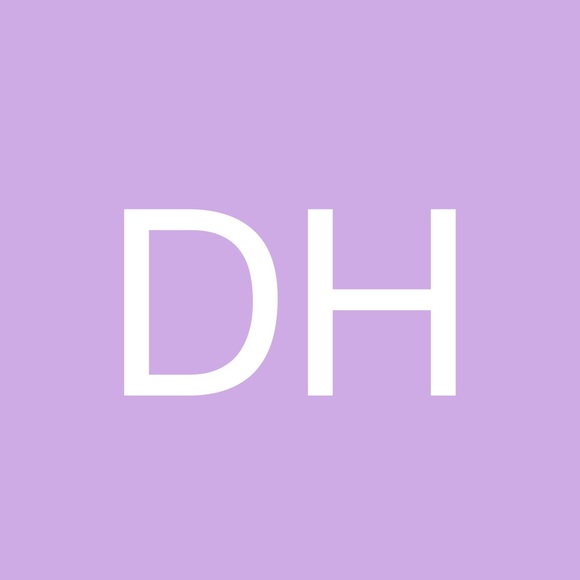 Profile Picture of Diane Haddock (@dianelynnphotos) on Poshmark