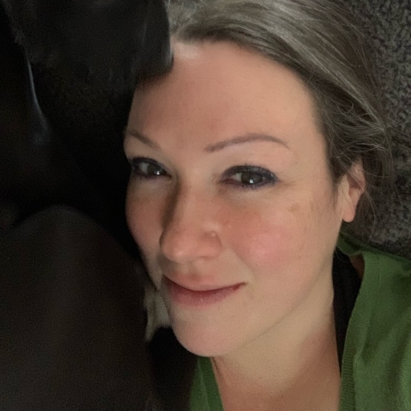 Valerie Blaydes - Poshmark Profile Picture of Valerie Blaydes (@valerie922) on Poshmark