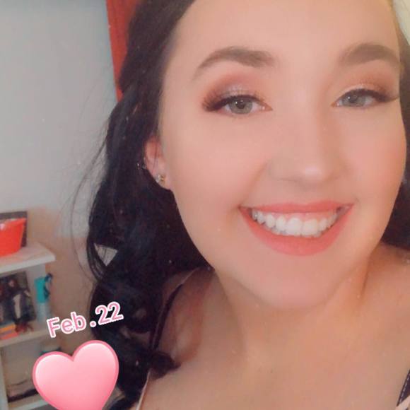 Profile Picture of Kennedy Neal (@kennedy_neal) on Poshmark