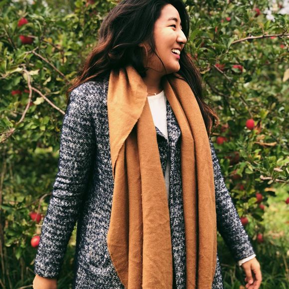 Profile Picture of Karis Kim (@karisparis03) on Poshmark