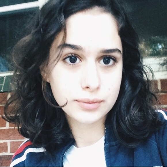 Profile Picture of Alexandra Zernik (@azwnik) on Poshmark