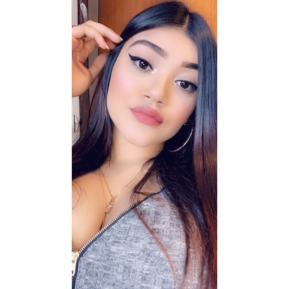 Profile Picture of Nidia Castillo (@xo_damariss) on Poshmark