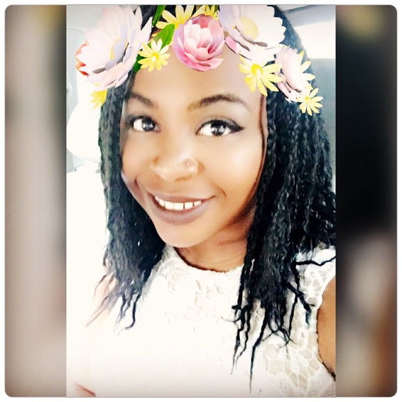 Profile Picture of Jellenah Sanon (@jellenah) on Poshmark