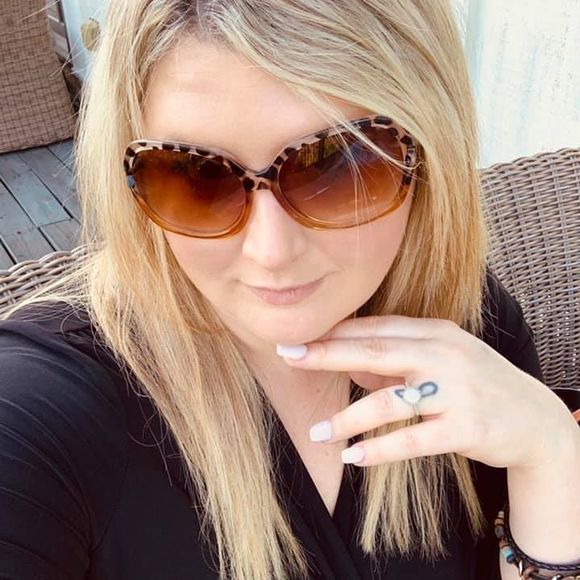 Profile Picture of Hailey Ray (@haileyray600) on Poshmark